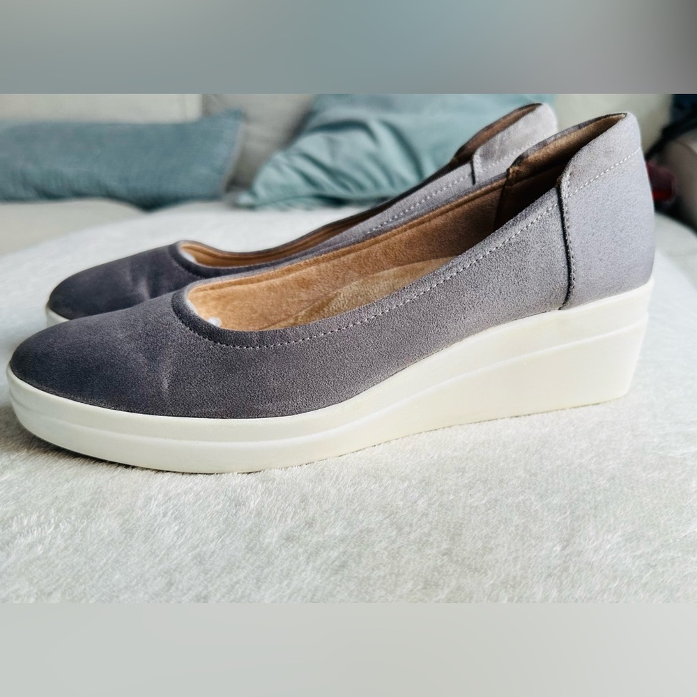 Naturalizer SAM gray wedge shoes